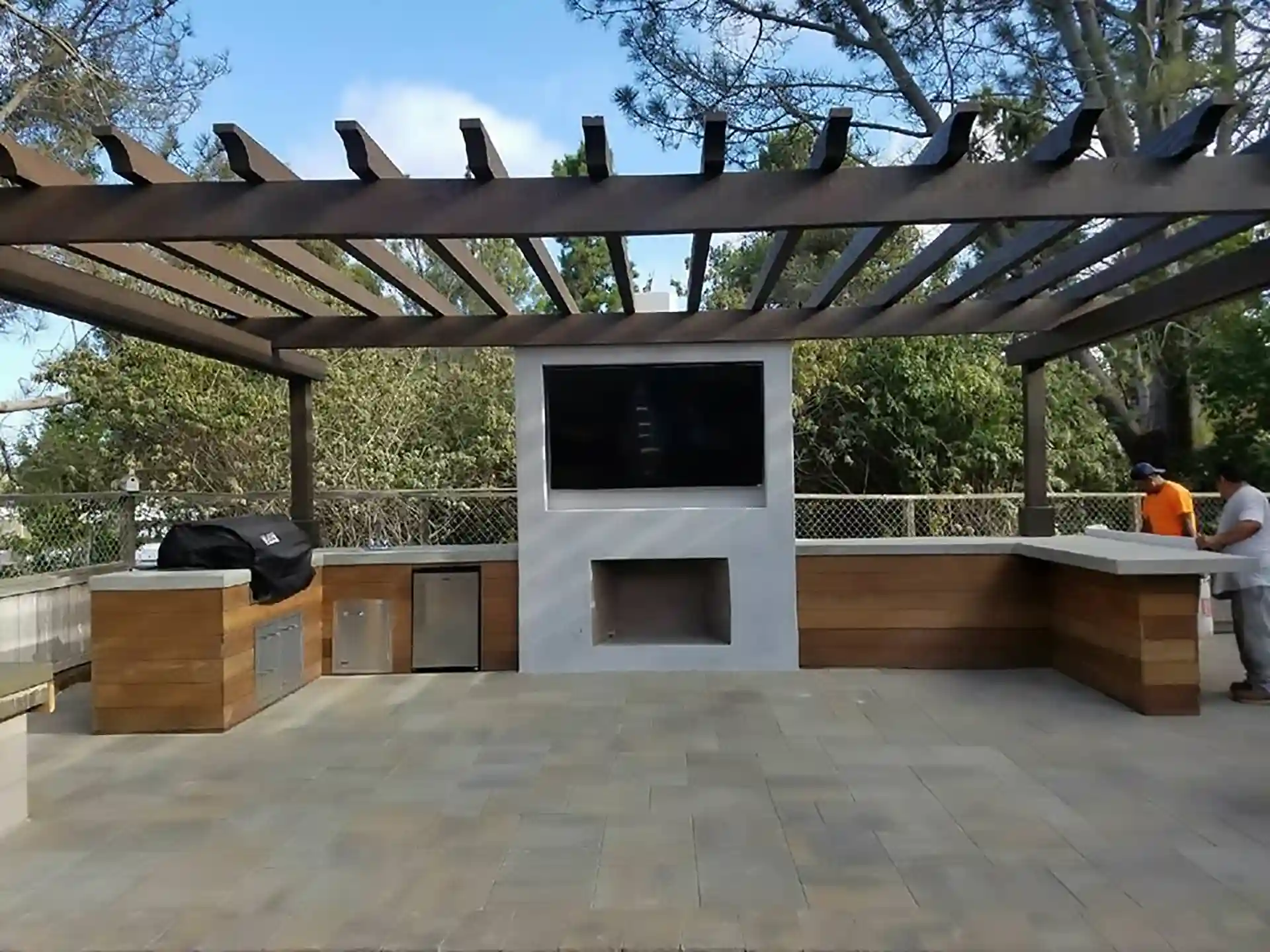 photo of a paver outdoor kitchen installation in North San Diego County